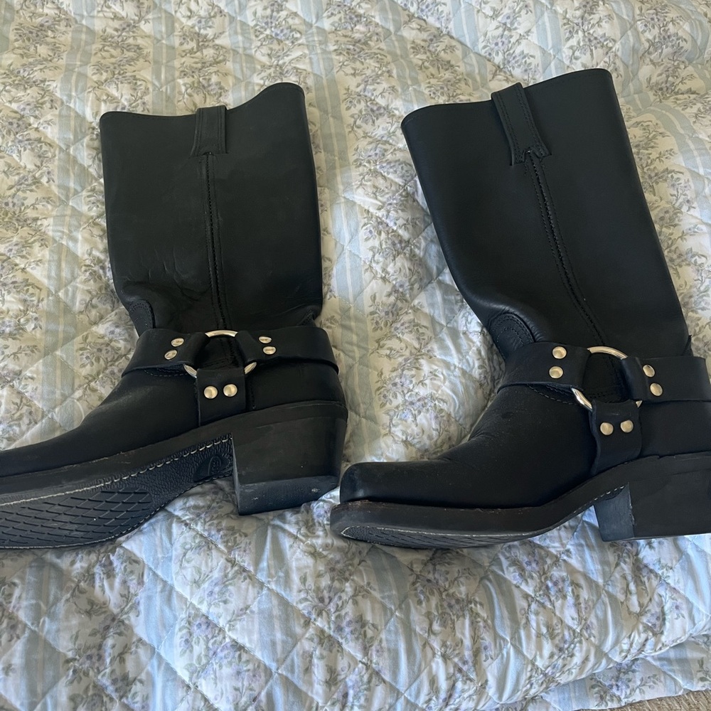 COPY - Tall, black fry boots size 6